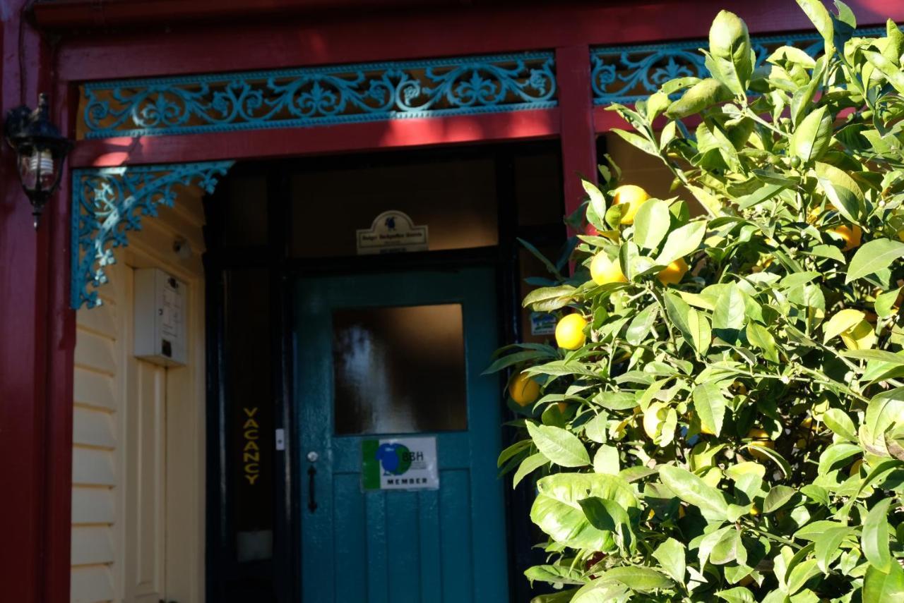 Chester St Backpackers Christchurch Exterior photo